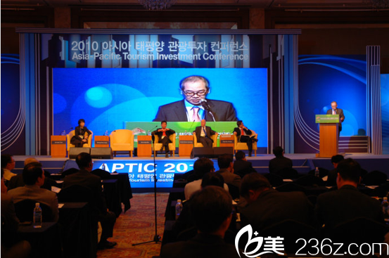 丁光攝院長發(fā)表演講 丁光攝院長發(fā)表演講