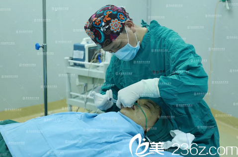 自體脂肪面部填充手術(shù)過程圖 自體脂肪面部填充手術(shù)過程圖