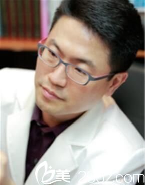 韓國(guó)JSTAR整形醫(yī)院鄭宰學(xué)