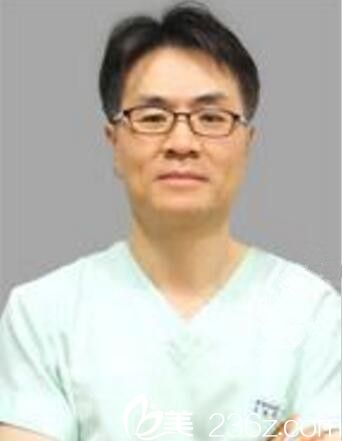 韓國美友整形醫(yī)院尹卿準