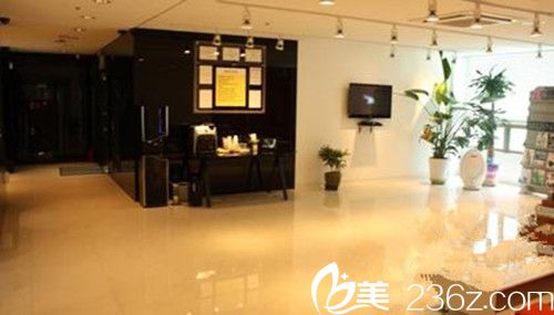 韓國伍人整形外科