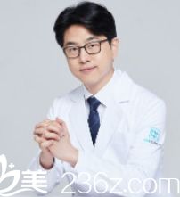 韓國娜娜整形外科醫(yī)院臉部輪廓整形醫(yī)生