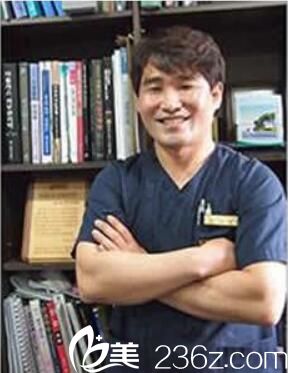 韓國OK整形外科醫(yī)院代表院長張瓊浩