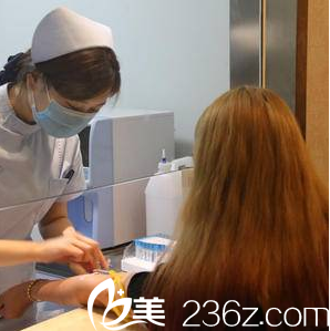 在北京知音做眼綜合術(shù)前檢查照