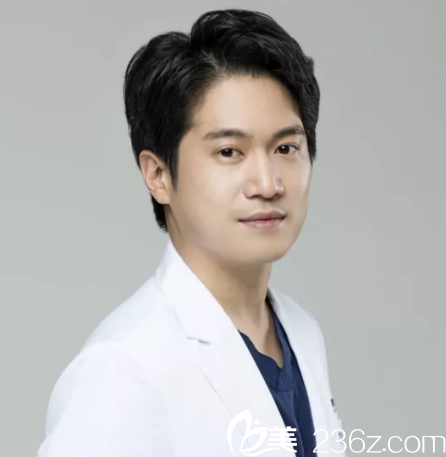 韓國TAILOR整形醫(yī)院卓佑炫院長