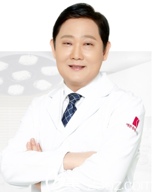韓國美線整形醫(yī)院院長丁埰弘 韓國美線整形醫(yī)院院長丁埰弘