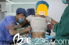 剛做完隆胸手術(shù)胸部變大