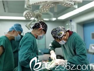 眼鼻手術(shù)進行中