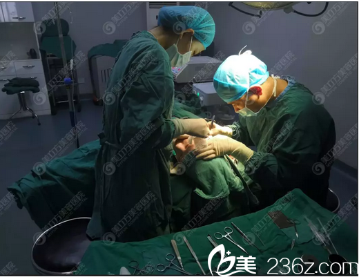 東莞美立方鄭志敏隆鼻手術(shù)過(guò)程圖 東莞美立方鄭志敏隆鼻手術(shù)過(guò)程圖