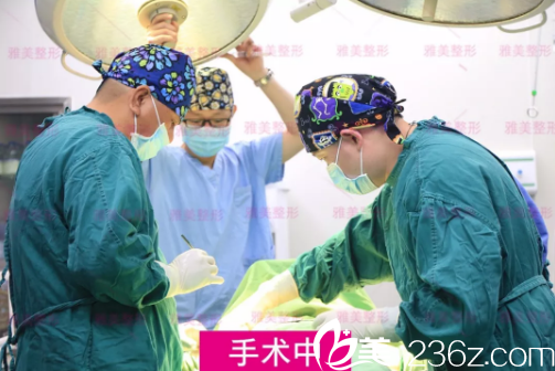 肖征剛15分鐘6步無痕唯美豐胸手術(shù)中 肖征剛15分鐘6步無痕唯美豐胸手術(shù)中