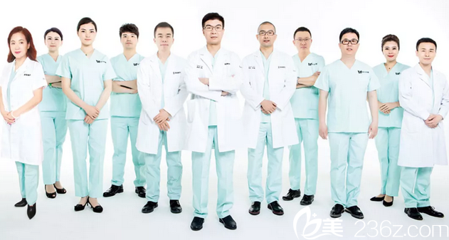 醫(yī)生團(tuán)