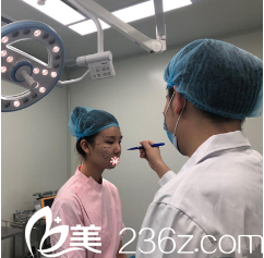 手術(shù)畫線中