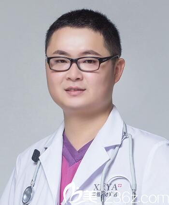 長沙協(xié)雅毛發(fā)移植主任潘奇