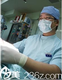 院長(zhǎng)池內(nèi)秀行 院長(zhǎng)池內(nèi)秀行