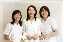 同全體工作人員一起努力