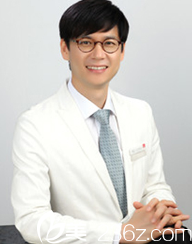 韓國雕刻整形醫(yī)院 宋龍?zhí)? alt=