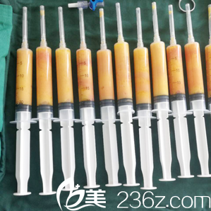 余恩旭醫(yī)生從我腿部抽出的脂肪