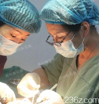 鄭州梨花雨張躍輝院長給顧客周周做隆鼻修復(fù) 鄭州梨花雨張躍輝院長給顧客周周做隆鼻修復(fù)