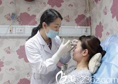 玻尿酸填充全面部中 玻尿酸填充全面部中