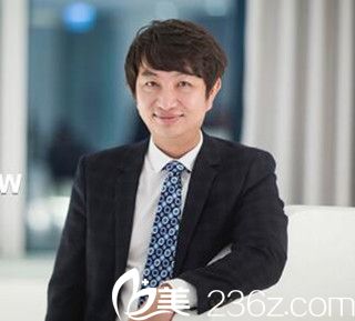 CLINICX無創(chuàng)微整形醫(yī)生Dr. JAE-WOOK LEW