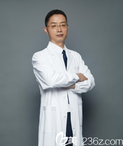 沈陽騰采醫(yī)療整形美容機(jī)構(gòu)法人楊慶峰 沈陽騰采醫(yī)療整形美容機(jī)構(gòu)法人楊慶峰