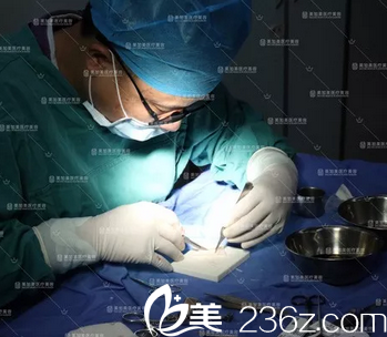 深圳美加美肋軟骨隆鼻雕刻過(guò)程 深圳美加美肋軟骨隆鼻雕刻過(guò)程