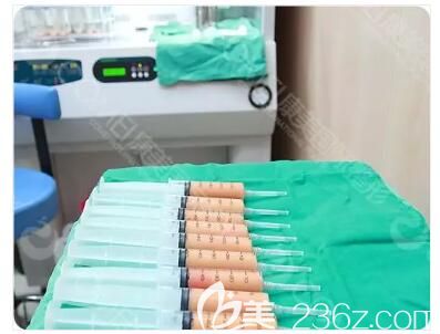 隆胸過程<!--<i data=20240703-sp></i>-->通康美醫(yī)生抽吸的脂肪 隆胸過程<!--<i data=20240703-sp></i>-->通康美醫(yī)生抽吸的脂肪