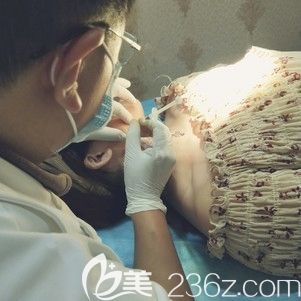 吳禮誠(chéng)主任幫我注射瘦臉除皺瘦臉手術(shù)中 吳禮誠(chéng)主任幫我注射瘦臉除皺瘦臉手術(shù)中