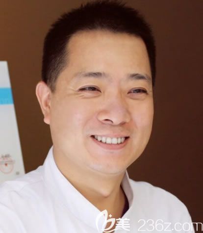 成都圣貝口腔醫(yī)院正畸醫(yī)生賈永慶 成都圣貝口腔醫(yī)院正畸醫(yī)生賈永慶