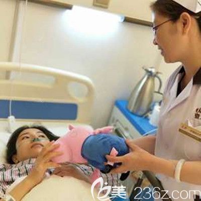 武漢壹加壹付俊俐醫(yī)生曼托假體隆胸術后0天展示