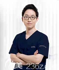 李錫炫 韓國延世真整形外科院長 李錫炫 韓國延世真整形外科院長