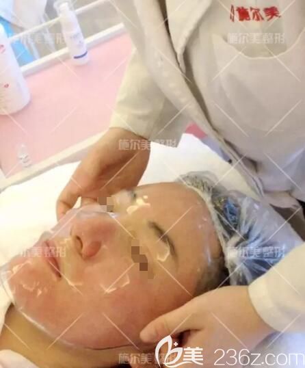 微針美塑術(shù)后要敷醫(yī)用面膜舒緩皮膚