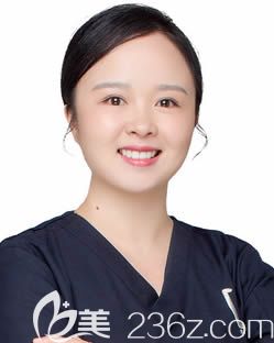 重慶維樂口腔醫(yī)院倪靈正畸醫(yī)生