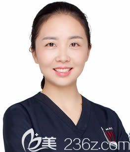 重慶維樂口腔門診部李書琴正畸醫(yī)生
