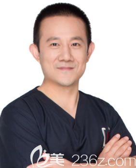 重慶維樂口腔醫(yī)院正畸醫(yī)生王勝國