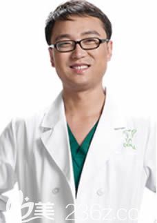 廈門登特口腔袁煒靈醫(yī)師