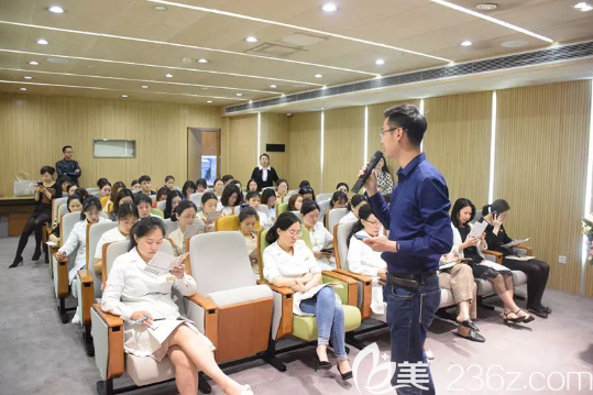 英諾皮膚世家廖總講話