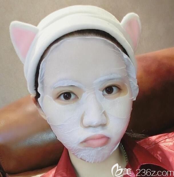 做完埋線提升后給臉補(bǔ)水