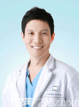 韓國麥恩整形外科醫(yī)院李圣郁院長