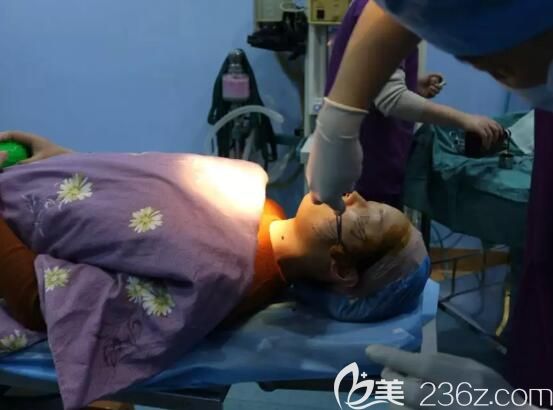 做線雕術(shù)前的麻藥過程