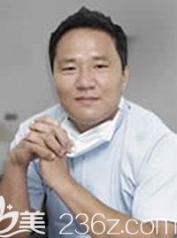 黃奎植 韓國鼻整形研究所院長 黃奎植 韓國鼻整形研究所院長