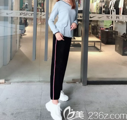 大腿吸脂三個月后的樣子