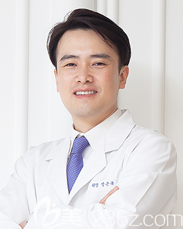 韓國韓娜鼻整形醫(yī)院張槿旭院長 韓國韓娜鼻整形醫(yī)院張槿旭院長