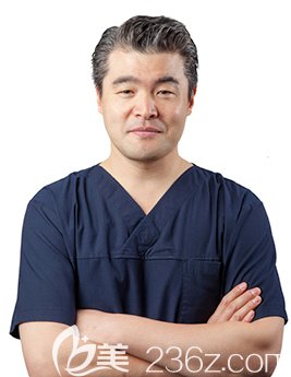 韓國111整形外科醫(yī)院院長金浩彬 韓國111整形外科醫(yī)院院長金浩彬