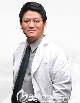 黃景夏 韓國(guó)For U整形外科院長(zhǎng) 黃景夏 韓國(guó)For U整形外科院長(zhǎng)