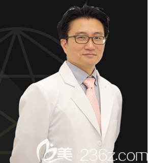 韓國釜山銀河系整形外科辛政勛院長