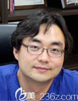韓國(guó)SR整形醫(yī)院姜命根院長(zhǎng) 韓國(guó)SR整形醫(yī)院姜命根院長(zhǎng)