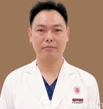 廣州廣大口腔精準(zhǔn)種植Ⅲ科主任王利暉 廣州廣大口腔精準(zhǔn)種植Ⅲ科主任王利暉