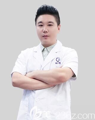 長沙美之峰醫(yī)療美容連鎖激光皮膚科主任李健