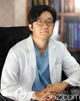 韓國艾麗Elle整形外科金洪圭院長 韓國艾麗Elle整形外科金洪圭院長